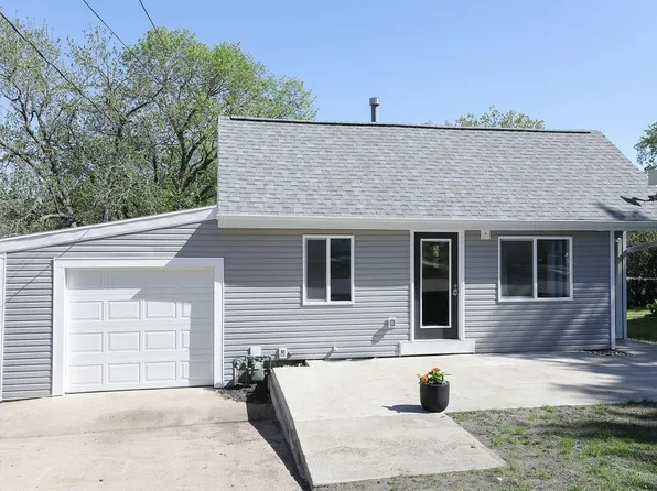 604 16th St, Spirit Lake, IA 51360