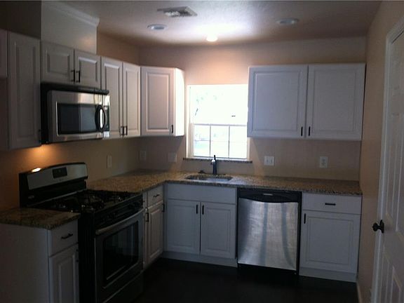 3rd image of 5107 N Willow Ave