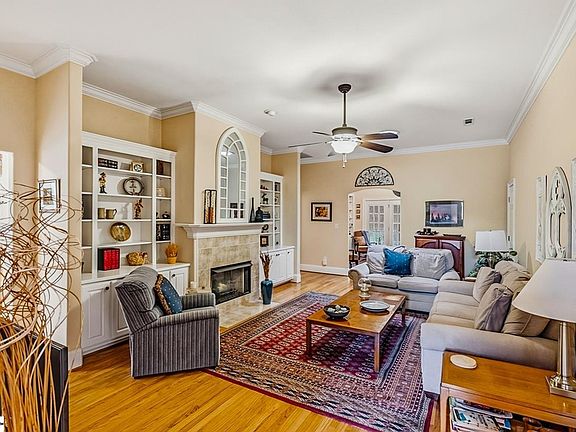 4th image of 111 Bouchillion Dr