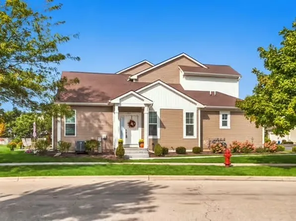 511 Amherst Dr, Sycamore, IL 60178