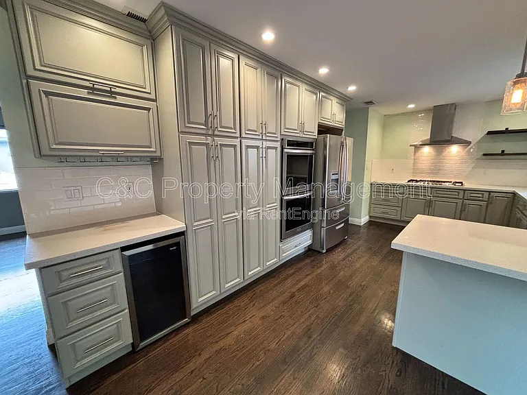 116 Seville St — Photo 3