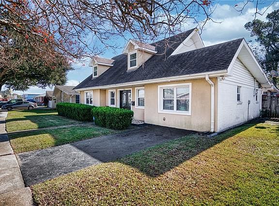 2nd image of 1936 Green Oak Dr