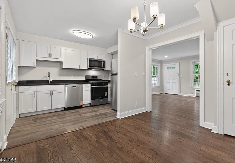 180 Summit Ave #B — Photo 5