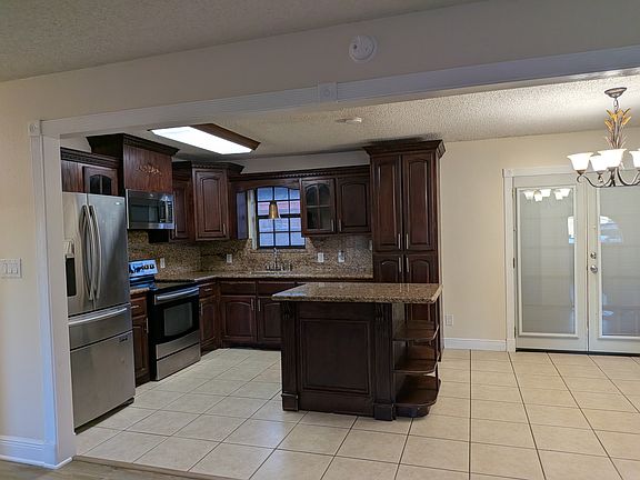 3rd image of 503 S Nogal St