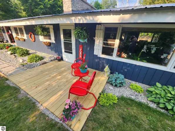 12989 S Sunset Dr, Traverse City, MI 49684