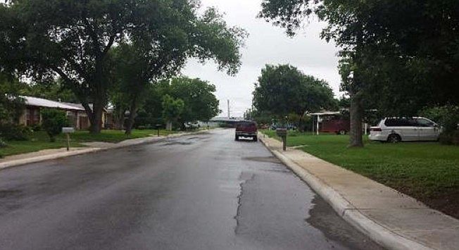 2nd image of 2523 Woodbury Dr