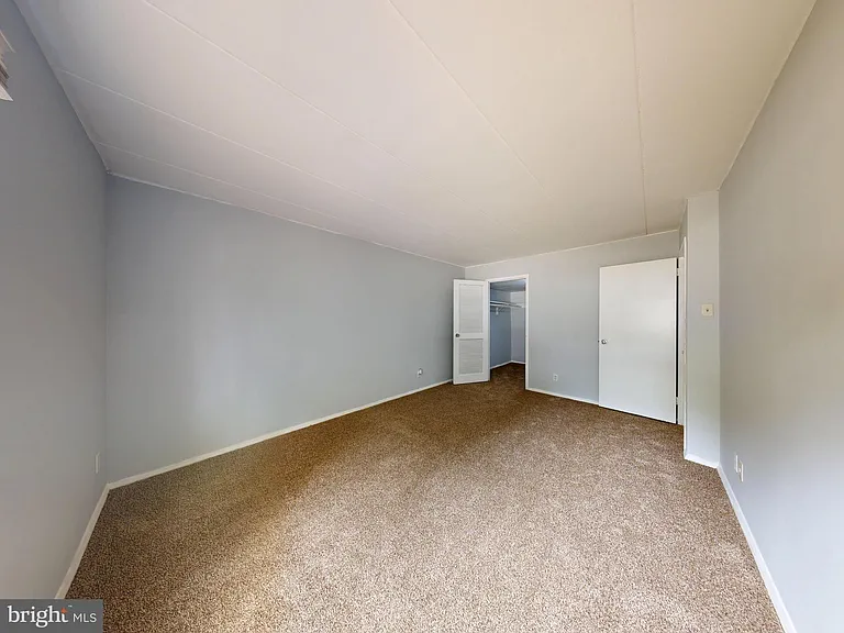 2610 Indian Dr #2B — Photo 37