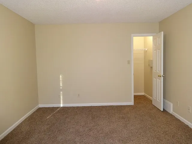 1869 Dartford Dr — Photo 12
