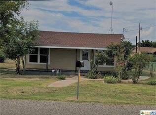 406 S High St, Rogers, TX 76569