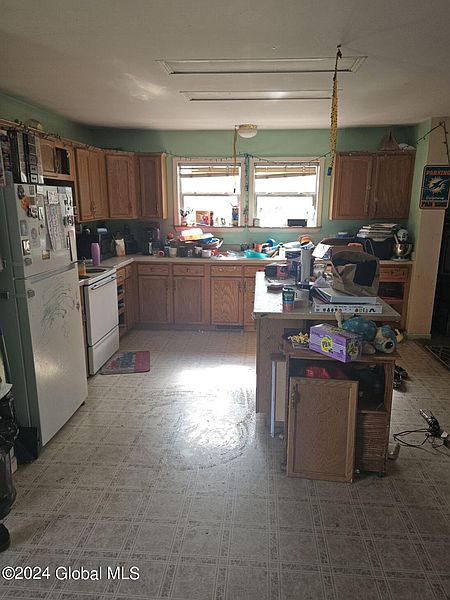 5th image of 122 Lord North Drive