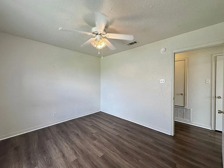 4311 Thunder Creek — Photo 19