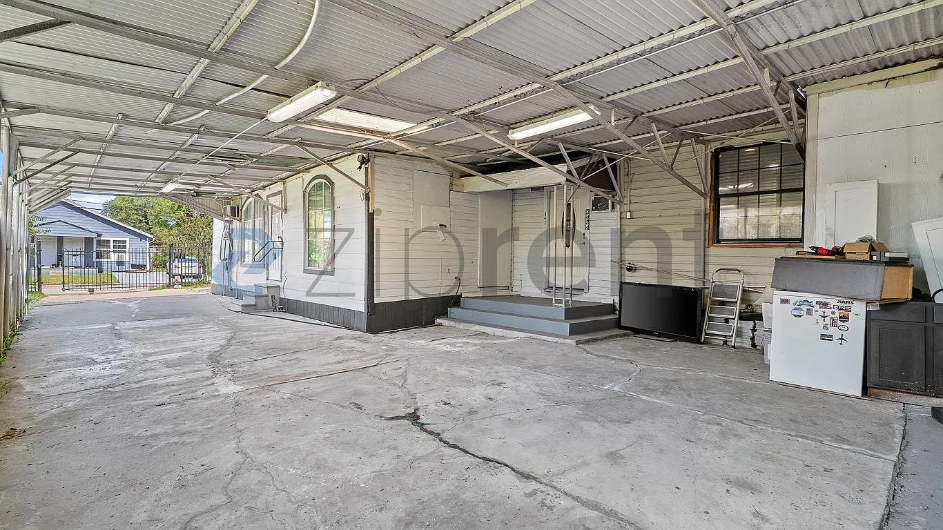 2 bed, $1,790 — Photo 4