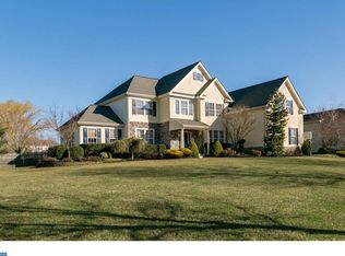 8 Azalea Dr, Lumberton, NJ 08048