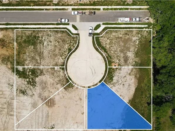 4 Zebrina Ct, Bryan, TX 77807