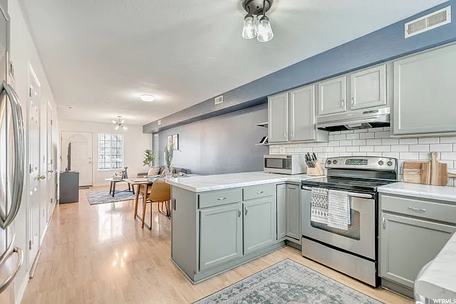 475 N Redwood Rd #12 — Photo 6