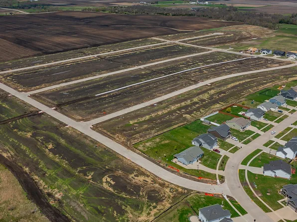 619 Wildflower Dr, Huxley, IA 50124