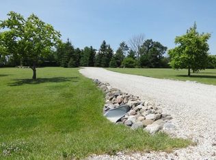 1036 Rock Ridge Rd, Burlington, WI 53105