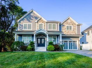 5 Sunset Dr, Clark, NJ 07066