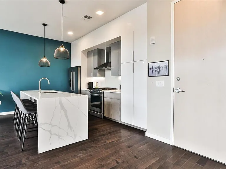 4101 Laclede Ave #403 — Photo 2