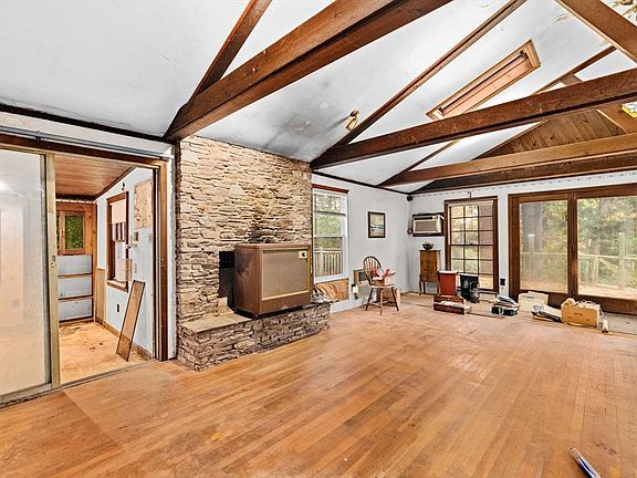 5th image of 133 Andrew Ford Way