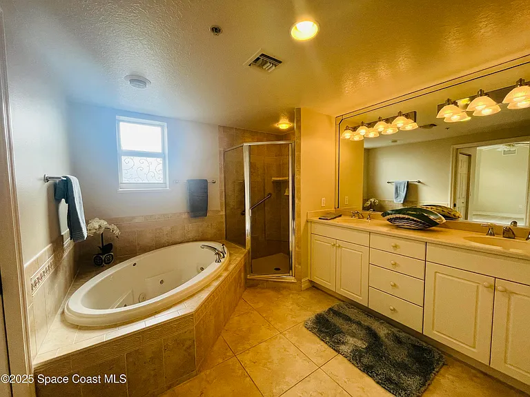 490 Sail Ln #605 — Photo 9
