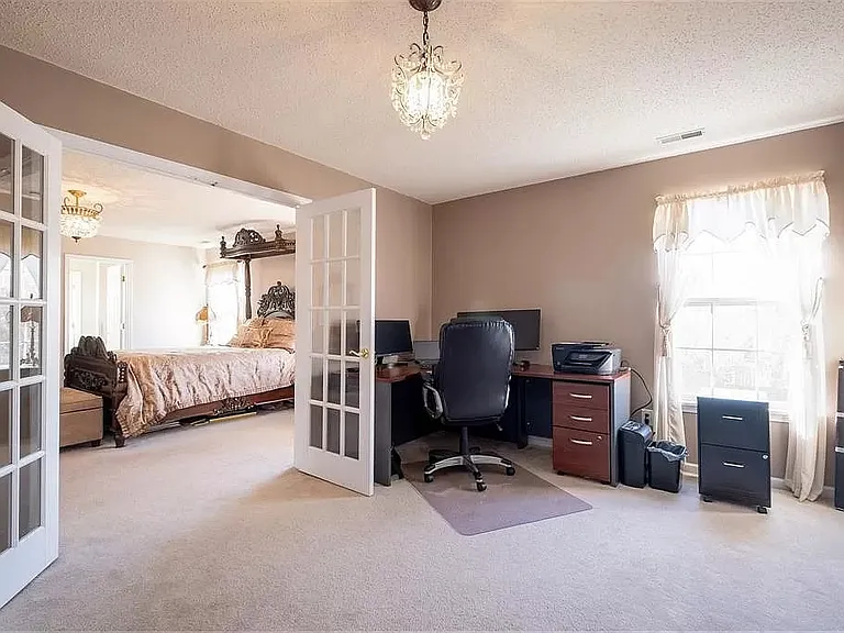 3024 Rolling Hill Dr — Photo 18
