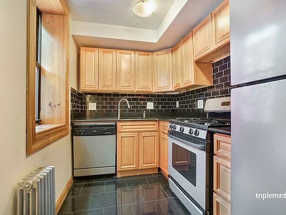 3rd image of 125 Avenue A #3E