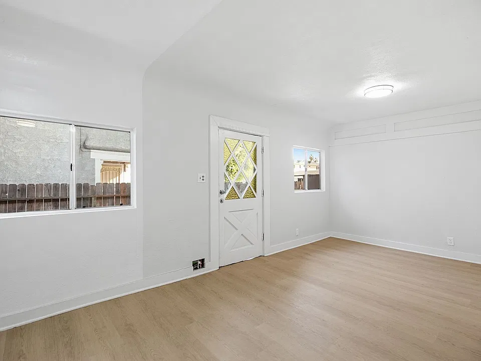243 W 74th St
