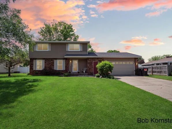 7461 N Garden Ct, Jenison, MI 49428