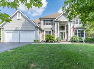 35 Olde Prestwick Way, Penfield, NY 14526