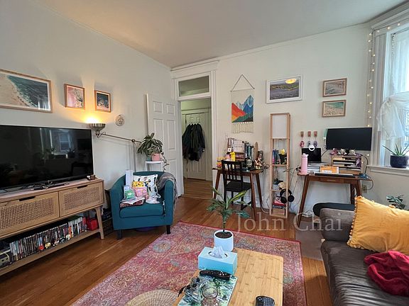 2nd image of 10 Orkney Rd APT 3