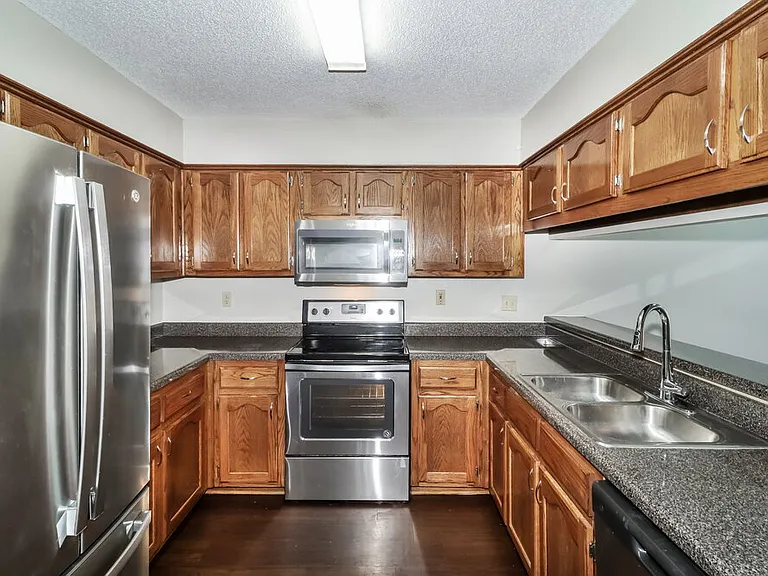1812 Black Bear Cir E — Photo 7
