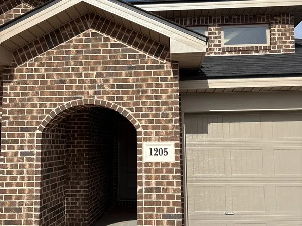 1205 Cottonwood Ave, Wolfforth, TX 79382
