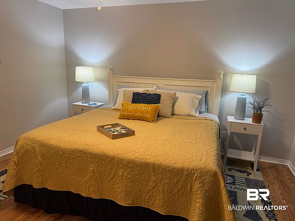 5th image of 328 Clubhouse Dr APT 1B