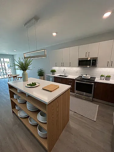 Residences at Sharon Gallery — Photo 41