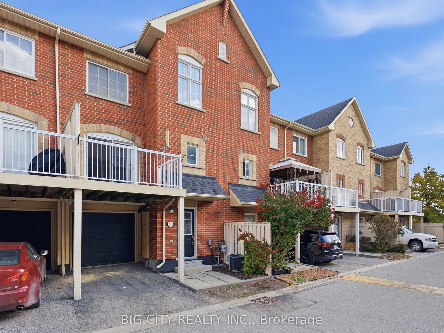 4 bed, $2,800 — Photo 2