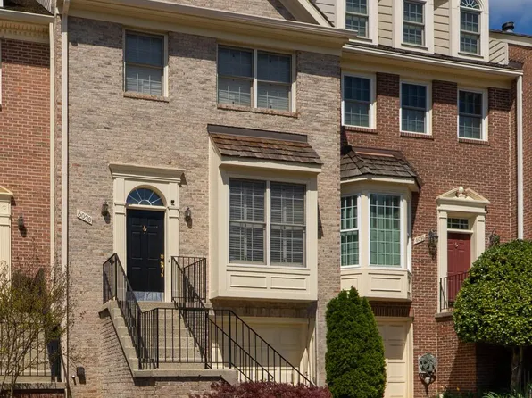 6038 Kelsey Ct, Falls Church, VA 22044