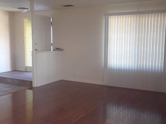 3rd image of 509 Asbury Ln