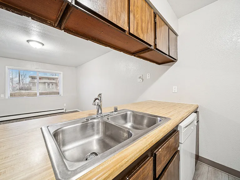 Nicole Apartments — Photo 17