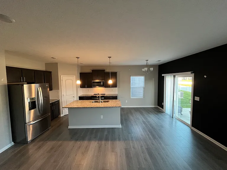 514 Curry Dr — Photo 11