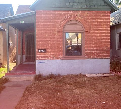 3rd image of 838 E Evans Ave
