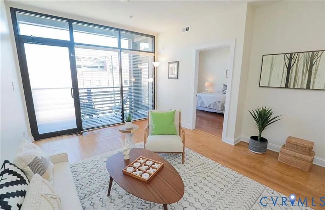2 bed, 2.0 bath, 1050 sqft, $2,000 — Photo 4