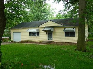 8021 W 87th St, Overland Park, KS 66212