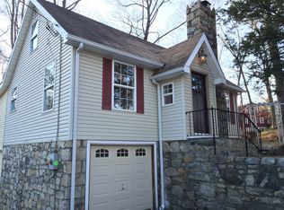 11 Chester Pl, Lake Peekskill, NY 10537