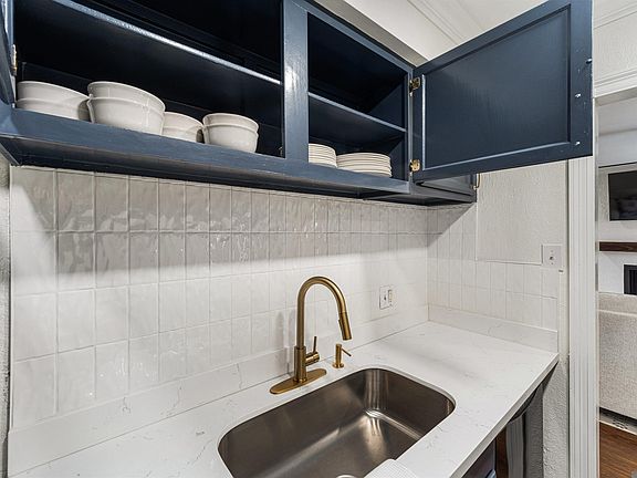 3rd image of 5152 Blair Ln APT B