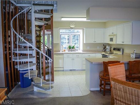 5th image of 300 Black River St