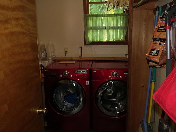 2nd image of 715 Brookside Dr