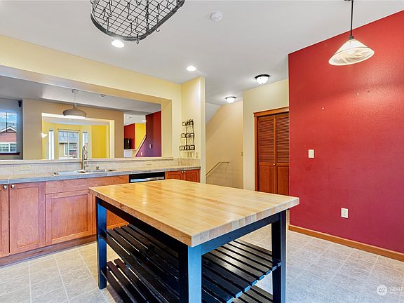 5th image of 18512 36th Avenue W #D