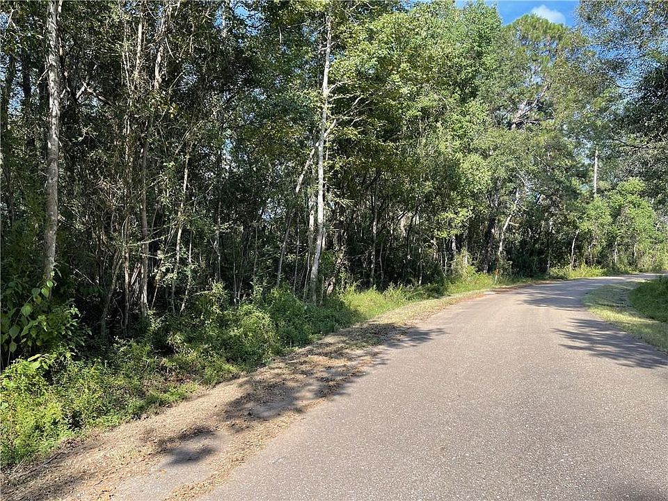 1st image of Fairway Dr