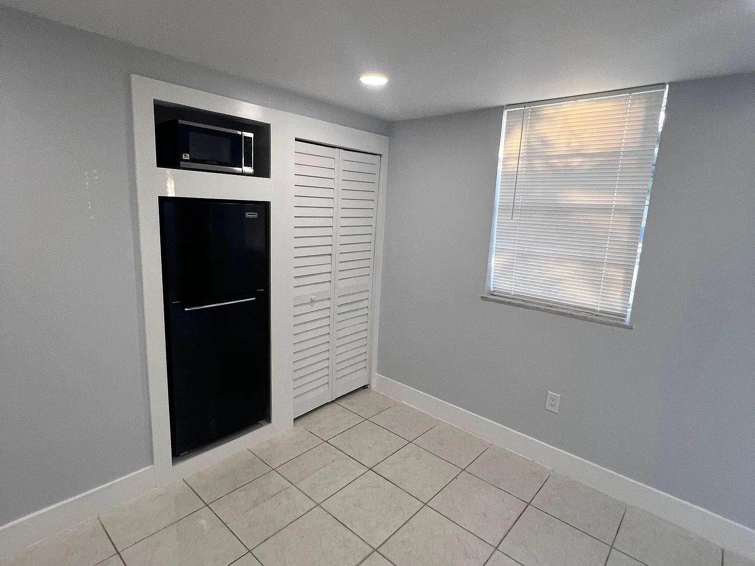 Studio, $1,100 — Photo 4